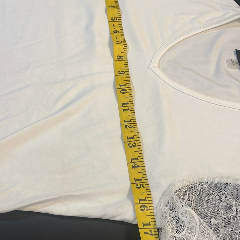 Tahari white T, V neck, with lace, sheer short sleeves, XS - Picture 6 of 12